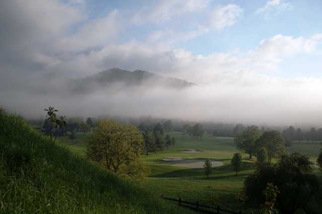 bottom golf foggy