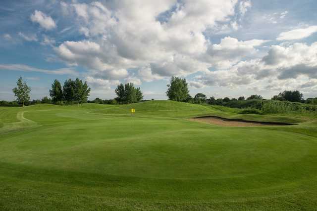 Sunbury Golf Centre - 18-hole Course in Shepperton, Spelthorne, England ...